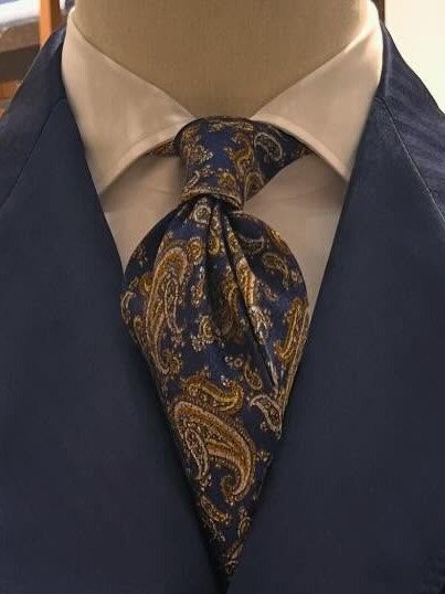 Cravatta paisley blu e oro