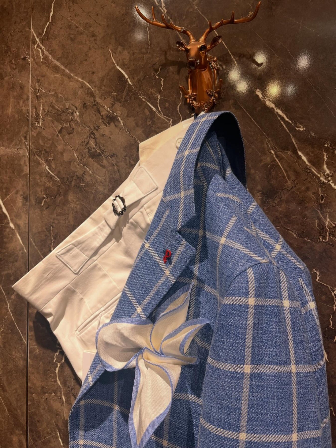 Azzurro e bianco